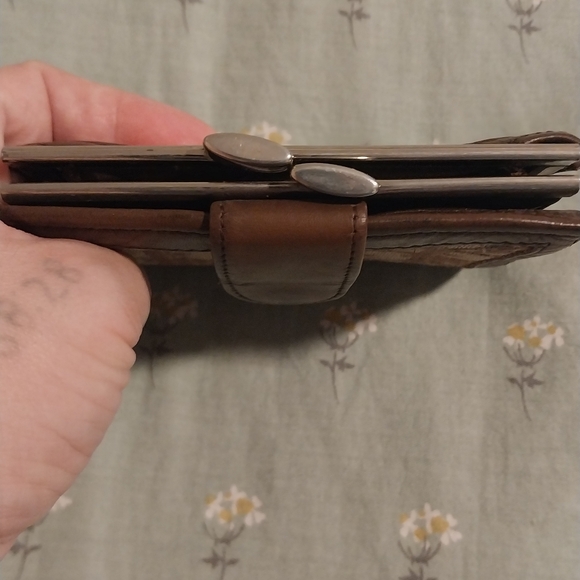 DIOR kiss lock compact wallet - Picture 5 of 9